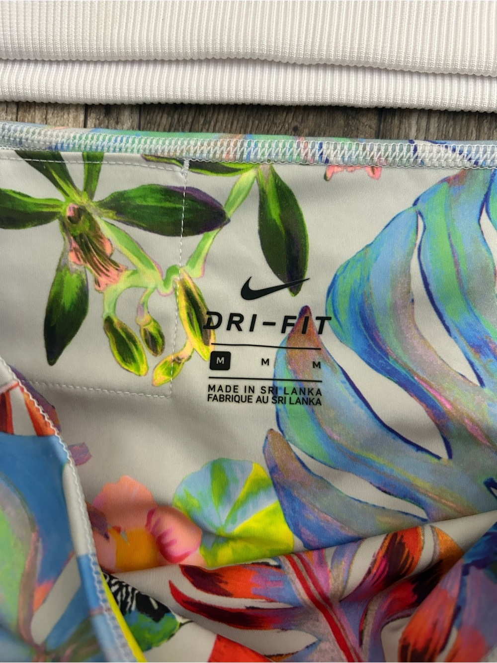 Nike White Tropical Floral Cropped Sweatshirt & Leggings Set Size M - Picture 5 of 5